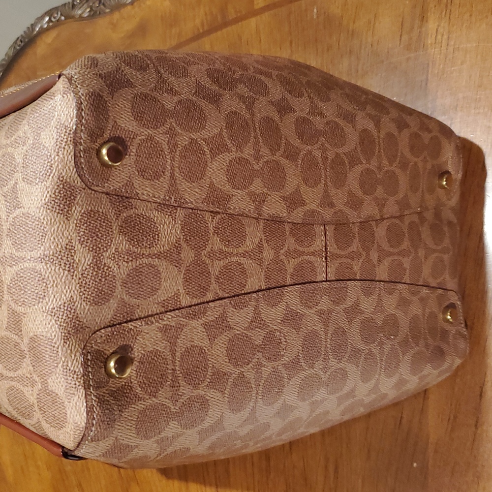 Like NEW Coach Hadley Hobo Bag In Signature Canvas - Picture 9 of 15